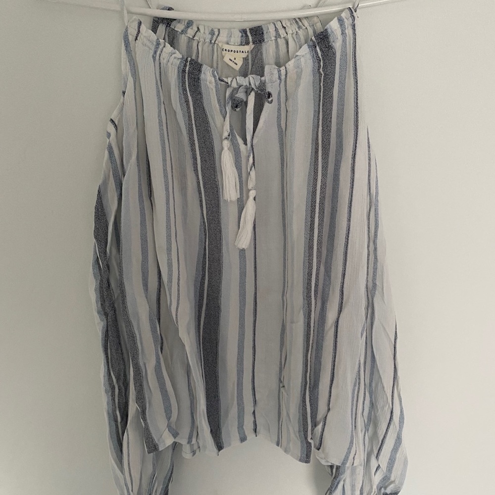 Aeropostale cold shoulder blouse